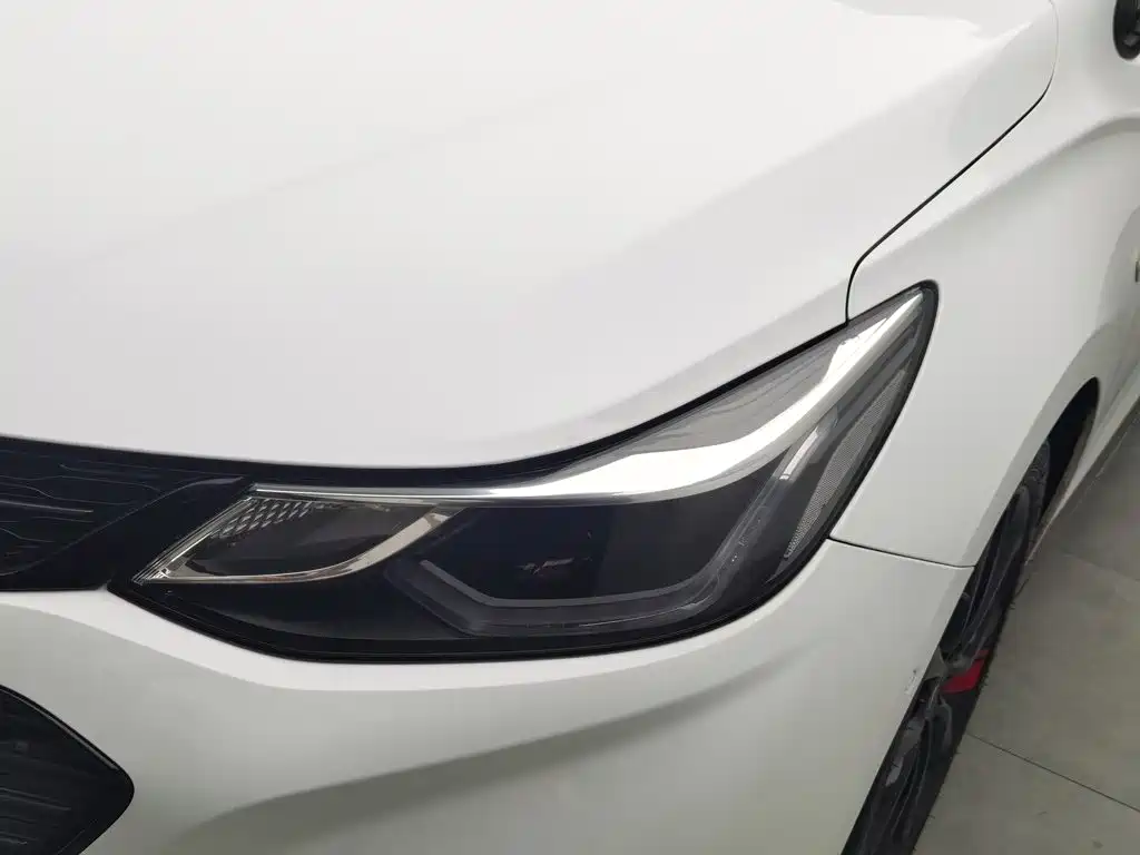 Chevrolet Cruze 2019 2018 Redline 330T Dual-Clutch Leading Edition