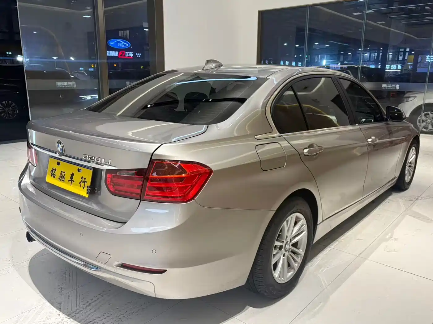 BMW 3 Series 2015 320Li Fashion фото 16