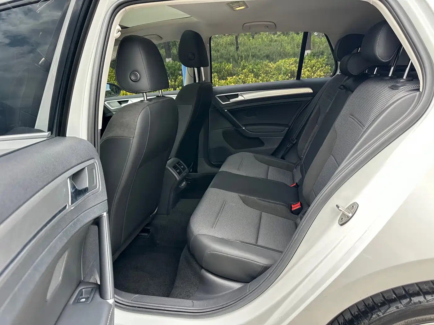 Volkswagen Golf 2020 Beloved Edition 280TSI DSG Comfort фото 11