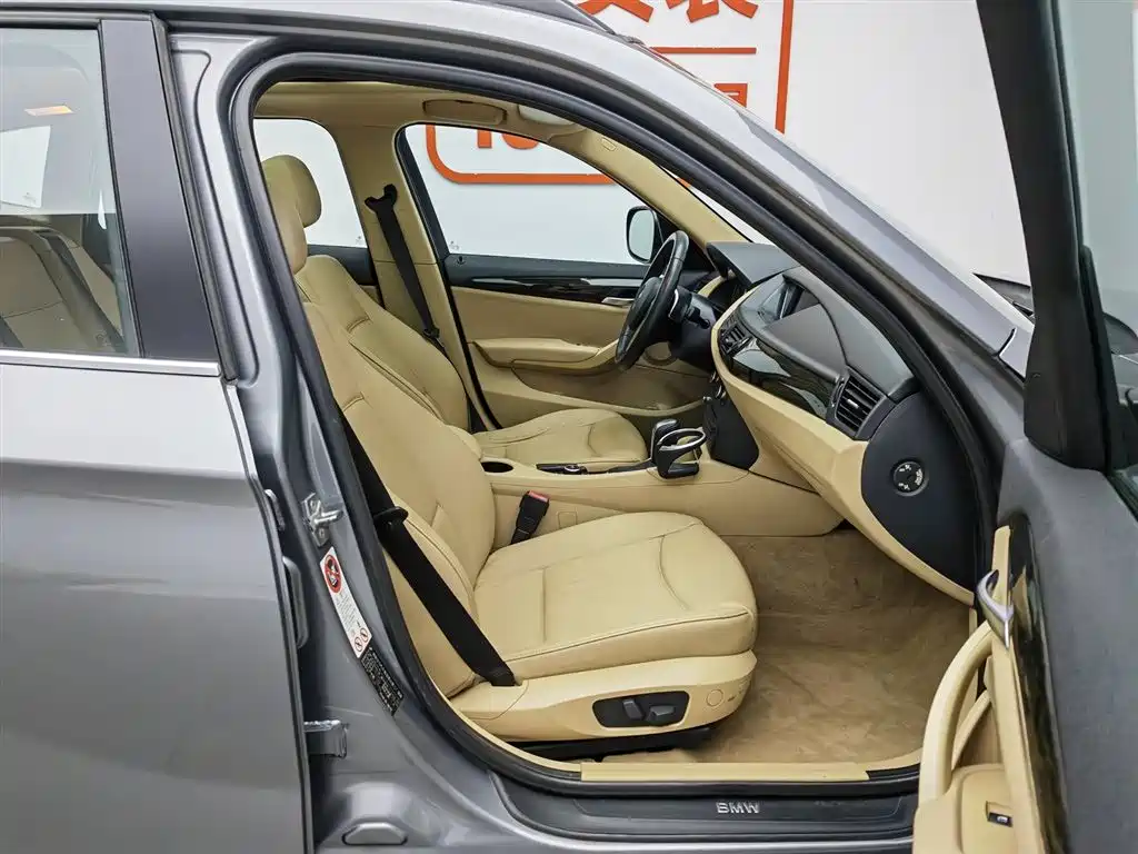 BMW X1 (Import) 2010 xDrive28i фото 23