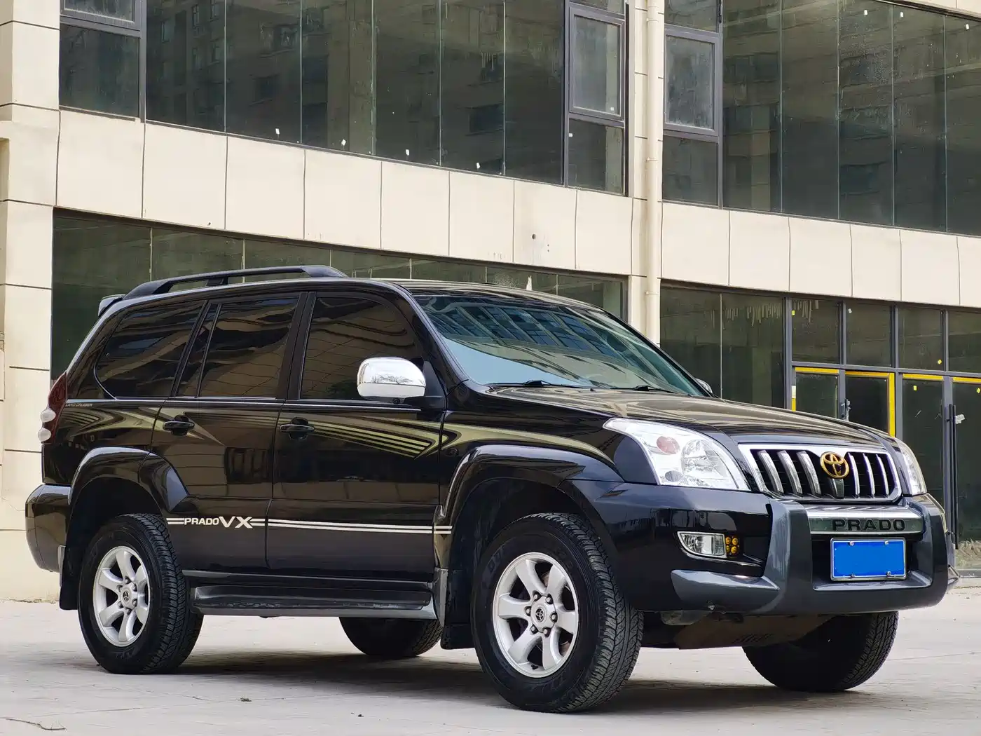 Toyota Prado 2006 4.0L Automatic VX NAVI Edition фото 3