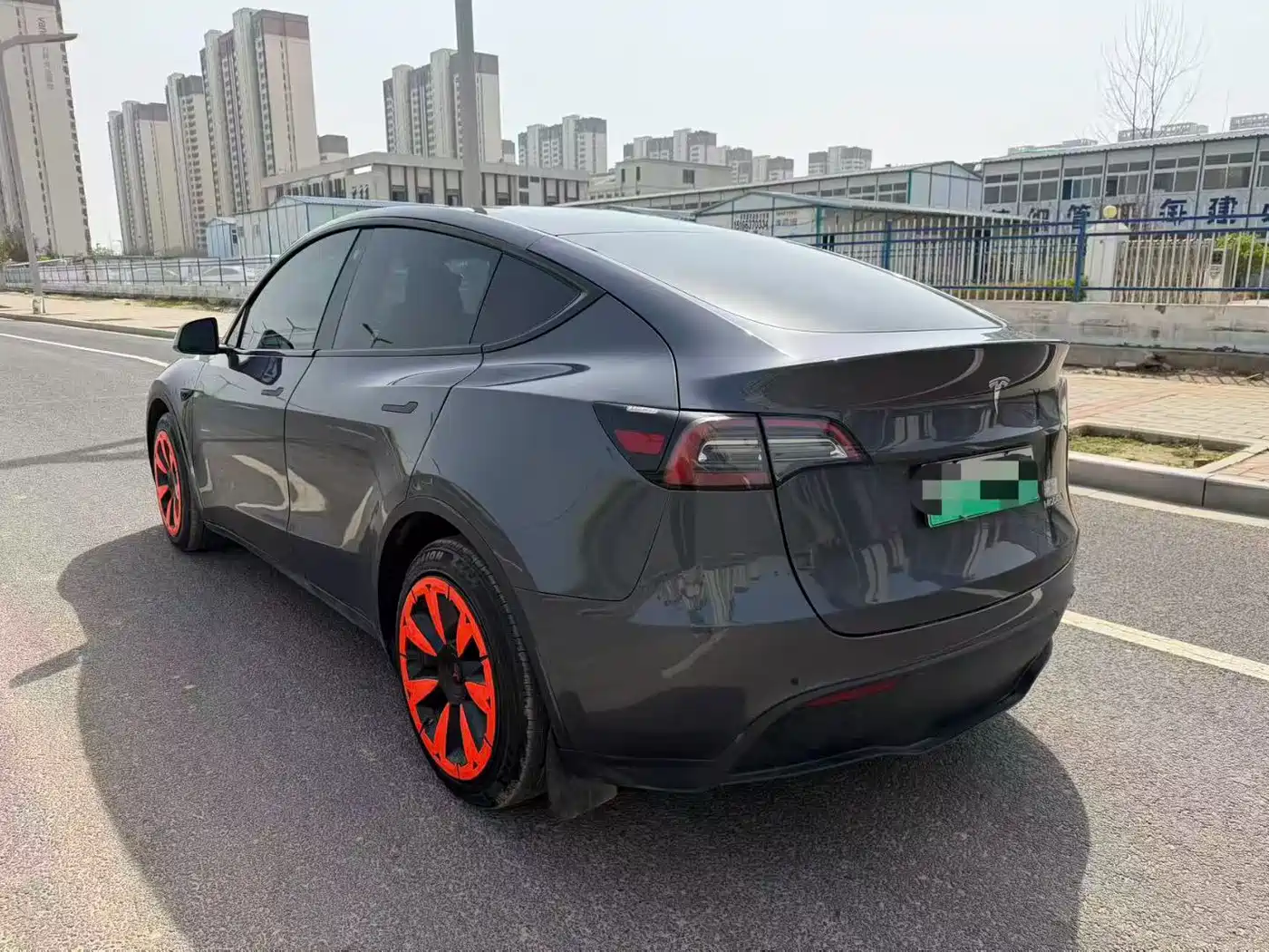 TESLA MODEL Y