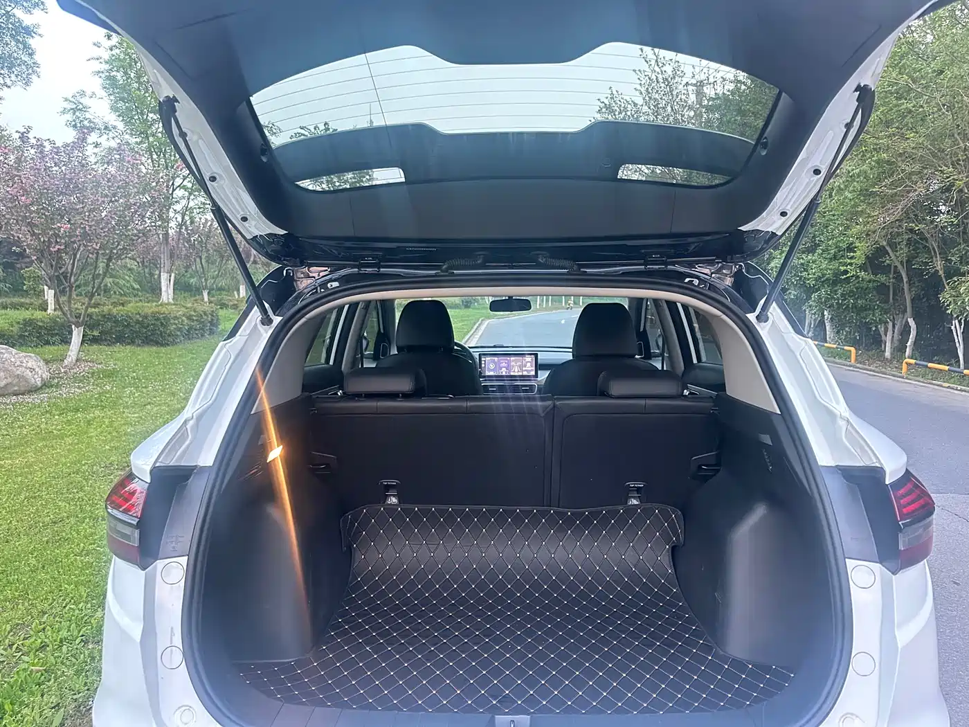 GEELY AUTOMOBILE BINYUE