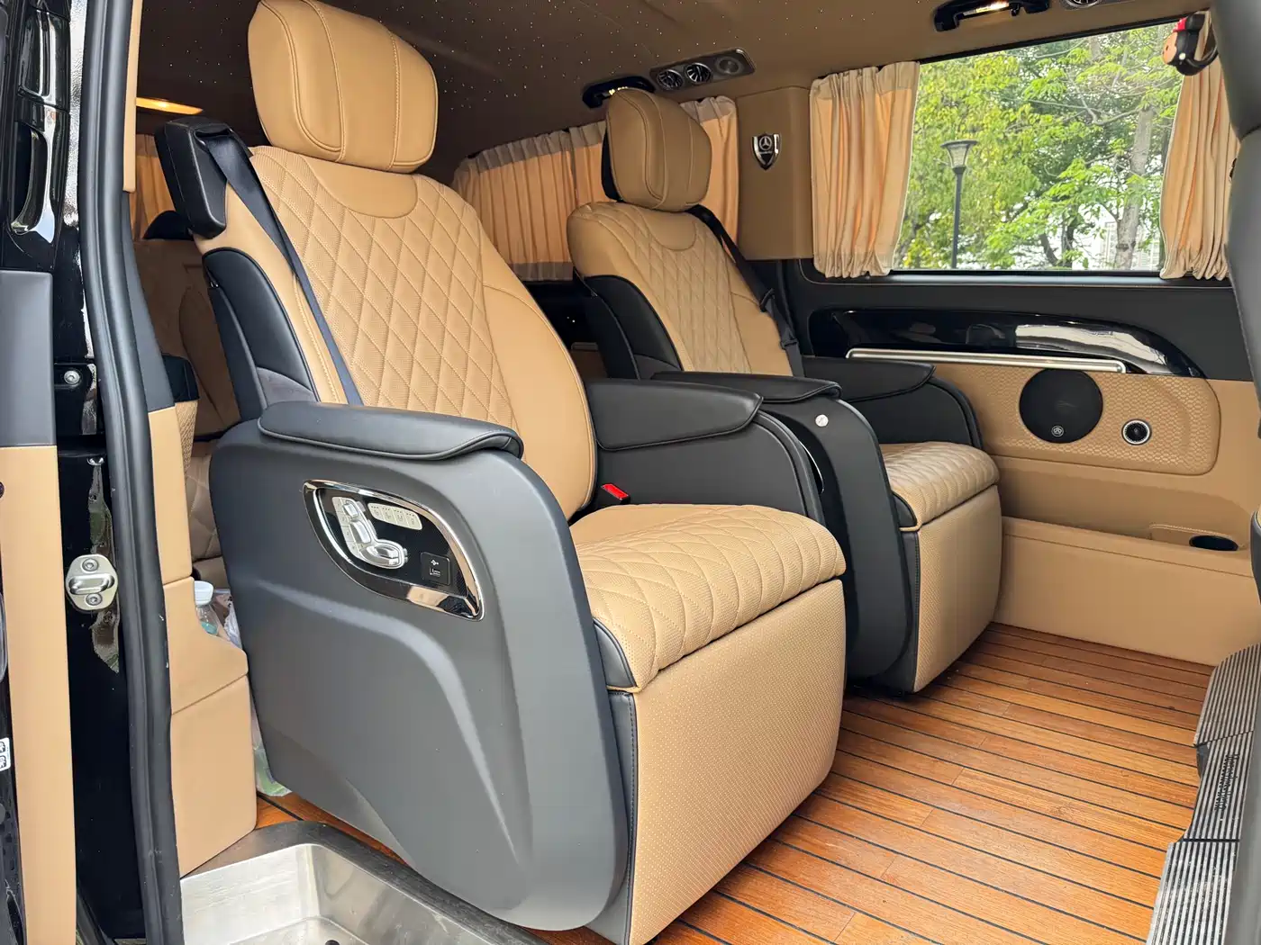 Mercedes-Benz Vito 2018 2.0T Elite Edition 7-seater China VI фото 19