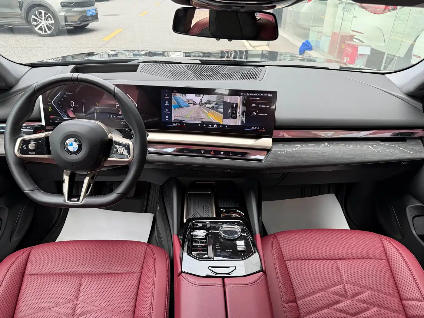 BMW 5 Series 2025 530Li Premium M Sport Package фото 9