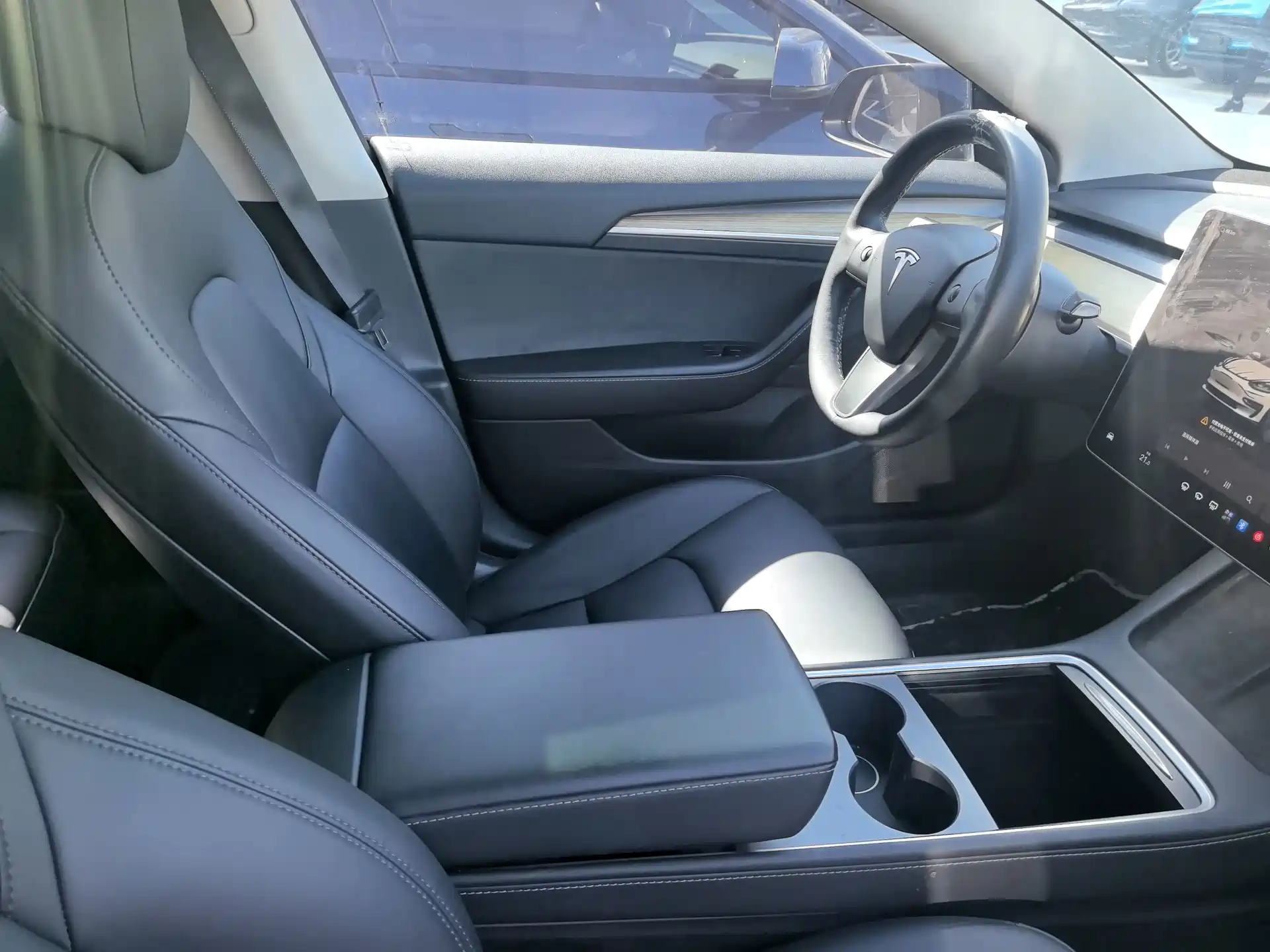 Photo 22 - Tesla Model 3