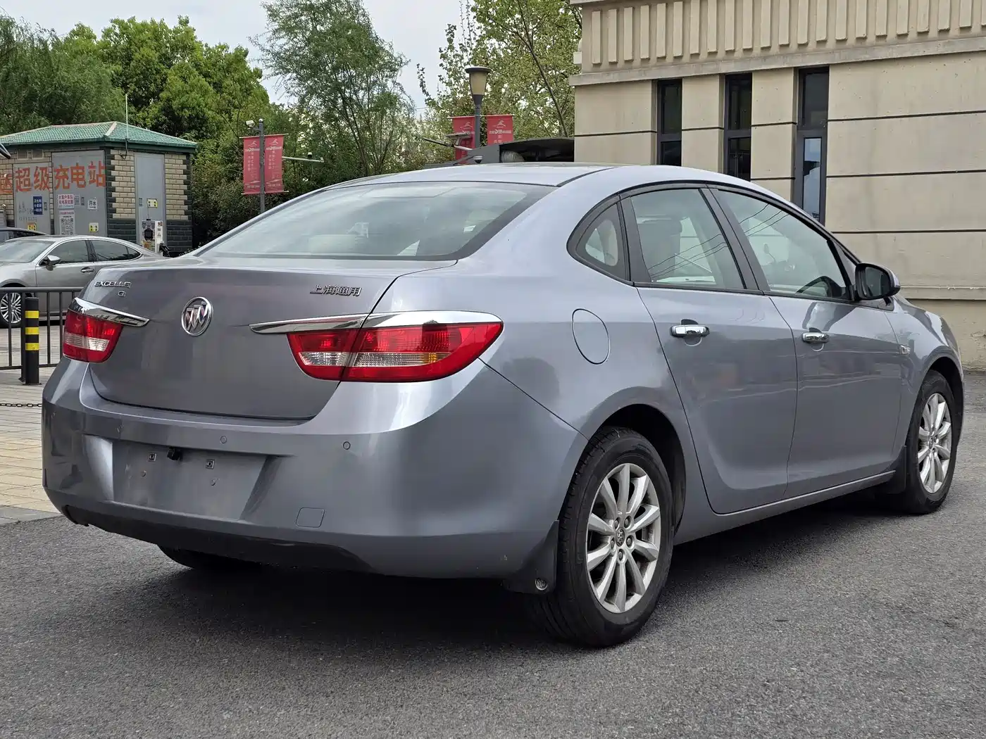 Buick Excelle 2010 GT 1.6L Manual Progressive Edition фото 4