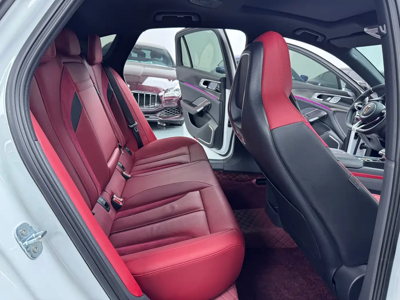Hongqi H6 2024 Model 2.0T Fashion Edition фото 12