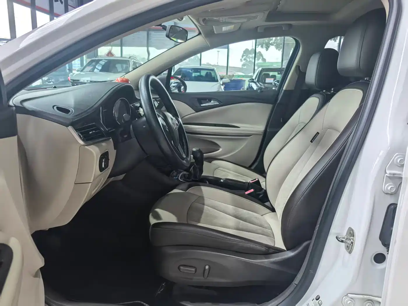 Buick Verano 2017 Sedan 15S Manual Progressive фото 8
