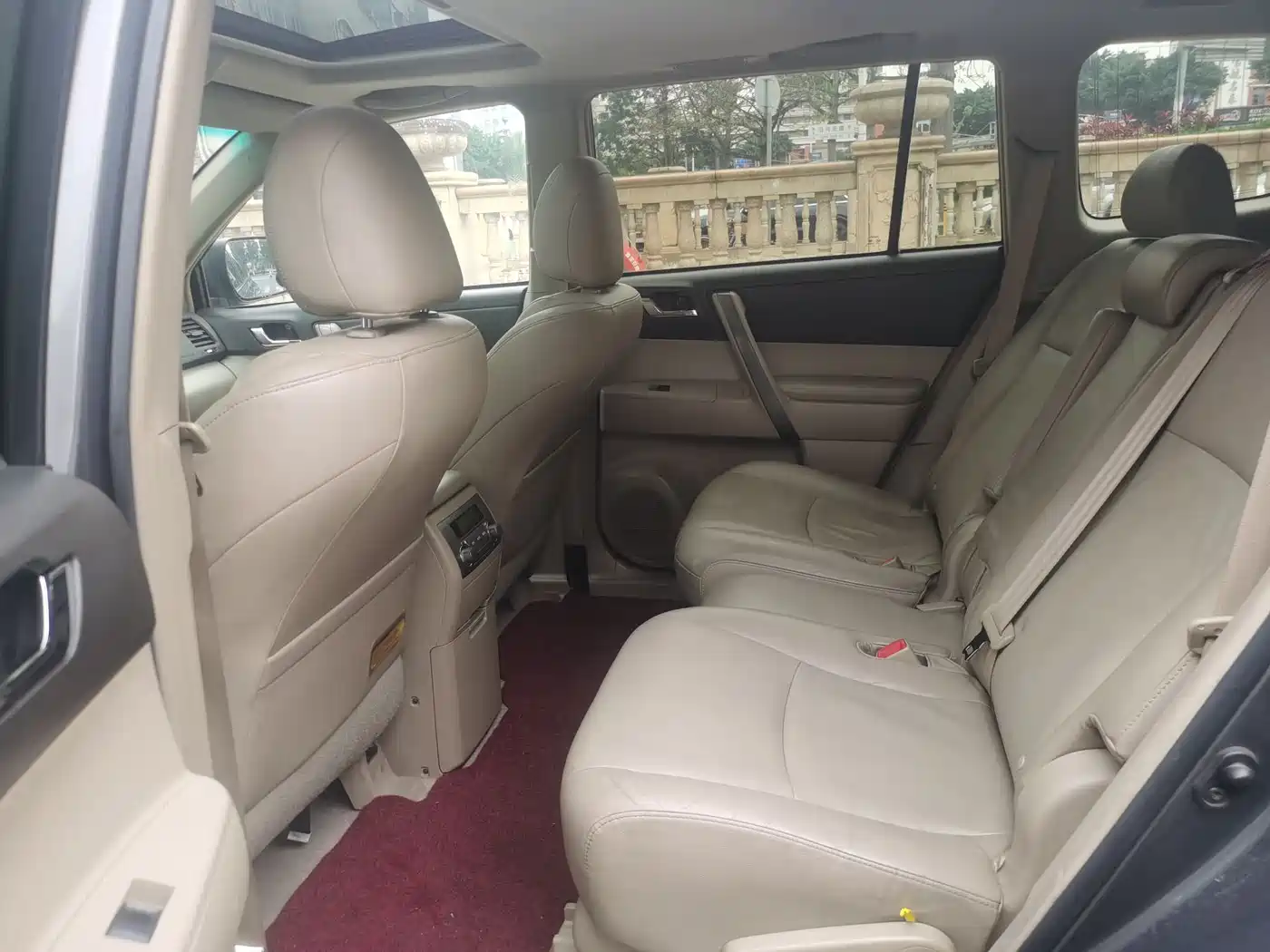 Toyota Highlander 2011 2.7L 2WD 7-seat Luxury фото 11