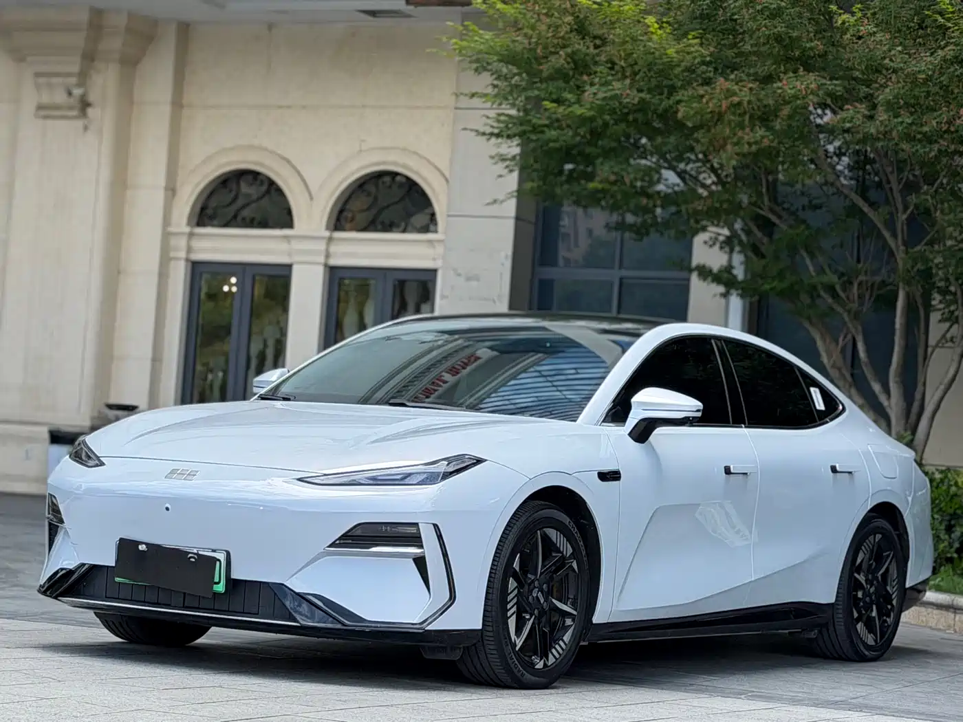 Geely Galaxy Galaxy E8 2024 Model 550km RWD Soaring Dragon Edition