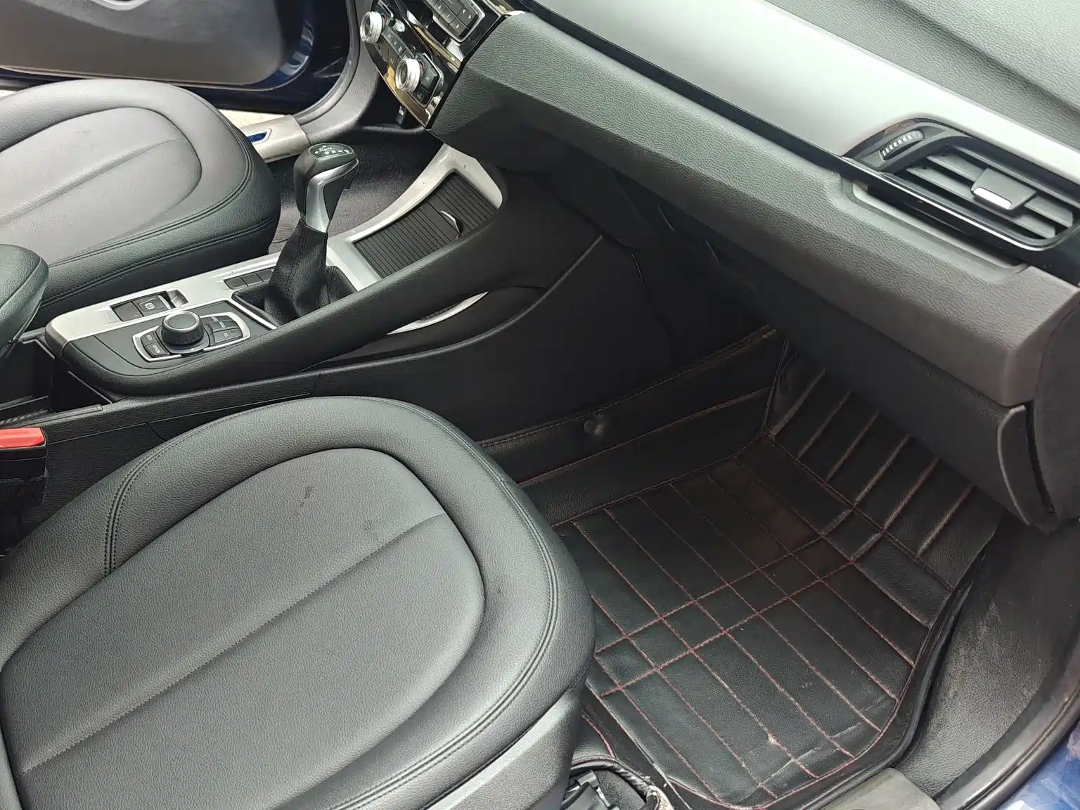 Фото 12 - BMW X1