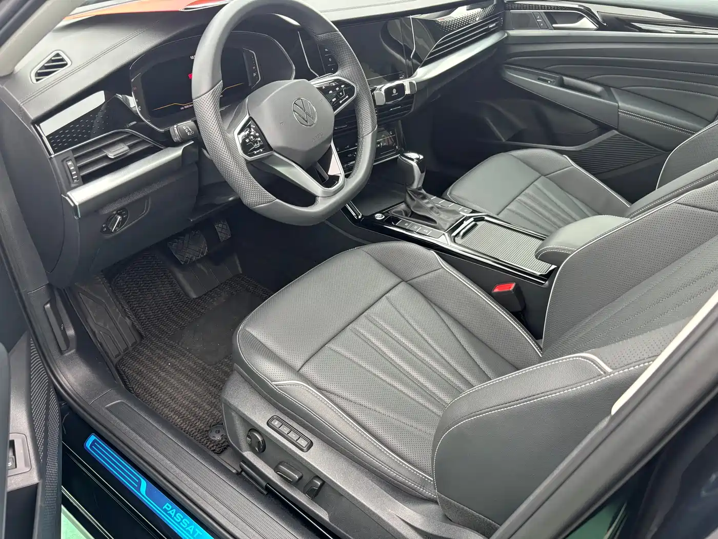 Volkswagen Passat 2024 380TSI Elite Edition фото 9