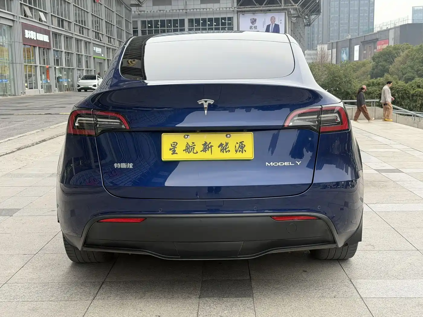 TESLA MODEL Y