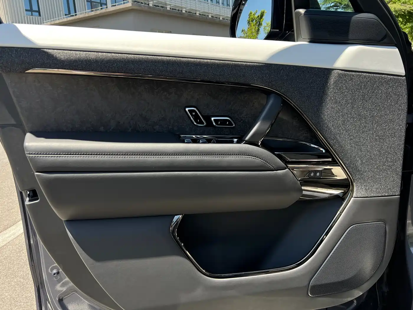 Land Rover Range Rover Sport 2023 400PS Launch Edition фото 22