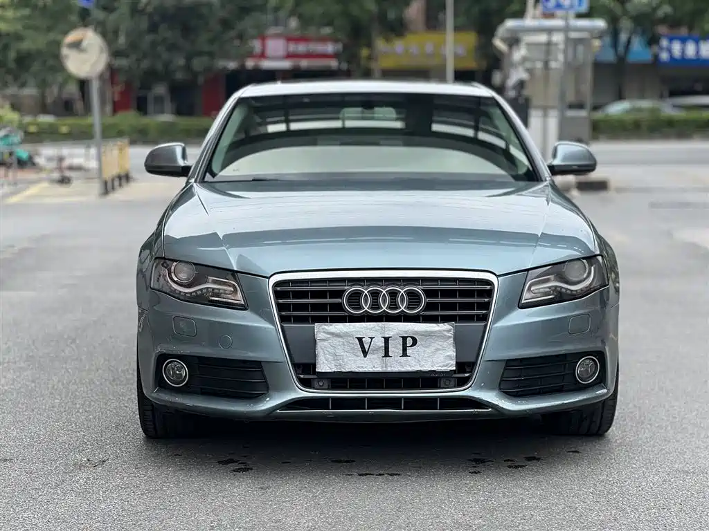 Audi A4L 2012 2.0 TFSI Automatic Technology фото 2