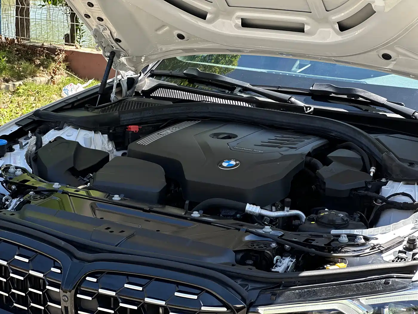 BMW 3 Series 2024 325i M Sport Shadowline Package фото 32