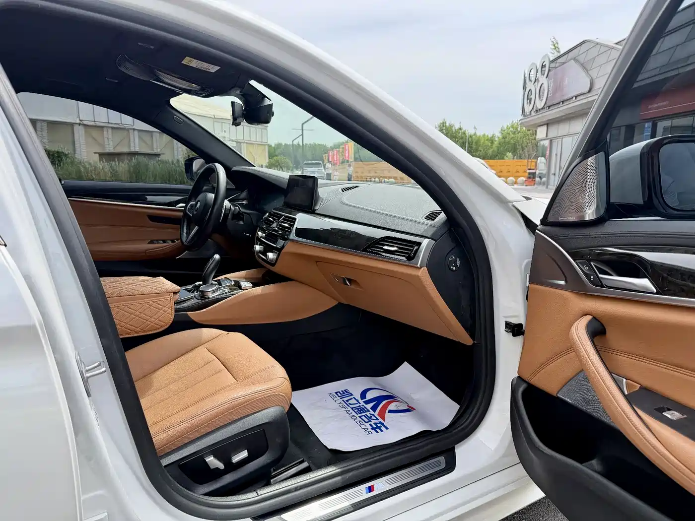 BMW 5 Series 2019 530Li Leading M Sport Package фото 16