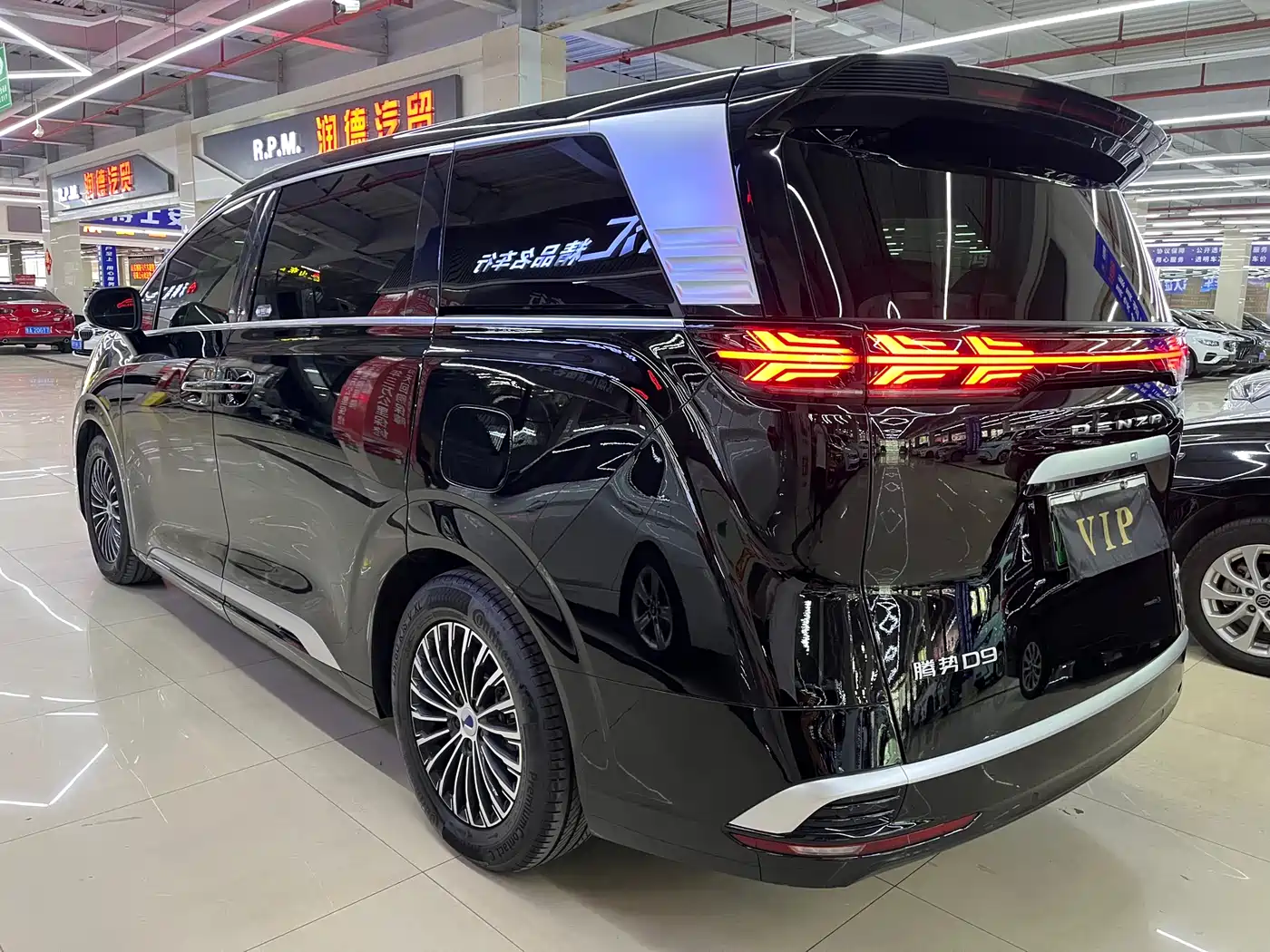 Denza D9 2024 DM-i 980 AWD Prestige фото 19