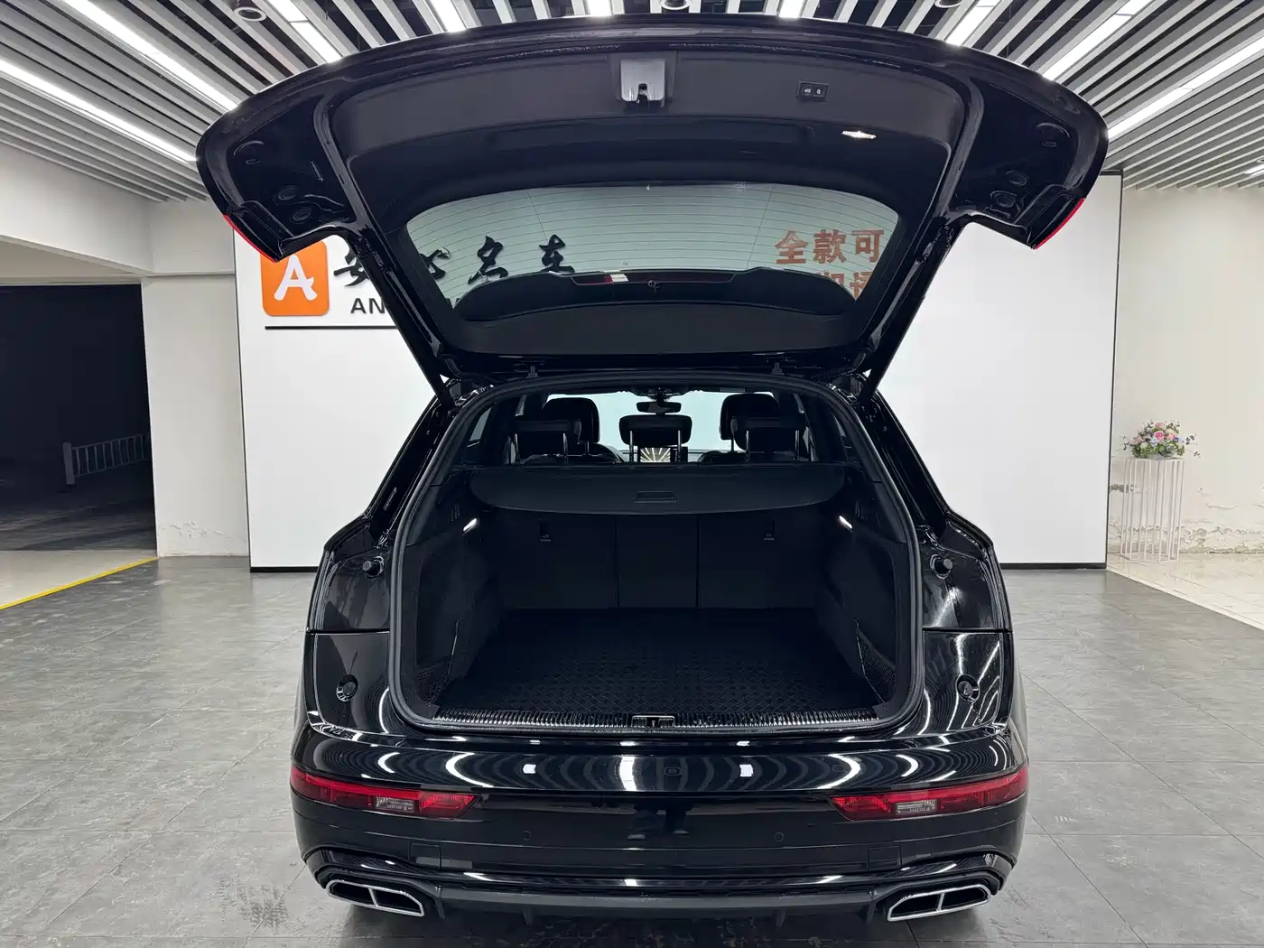 Audi Q5L 2024 Model 40 TFSI Luxury Dynamic фото 5