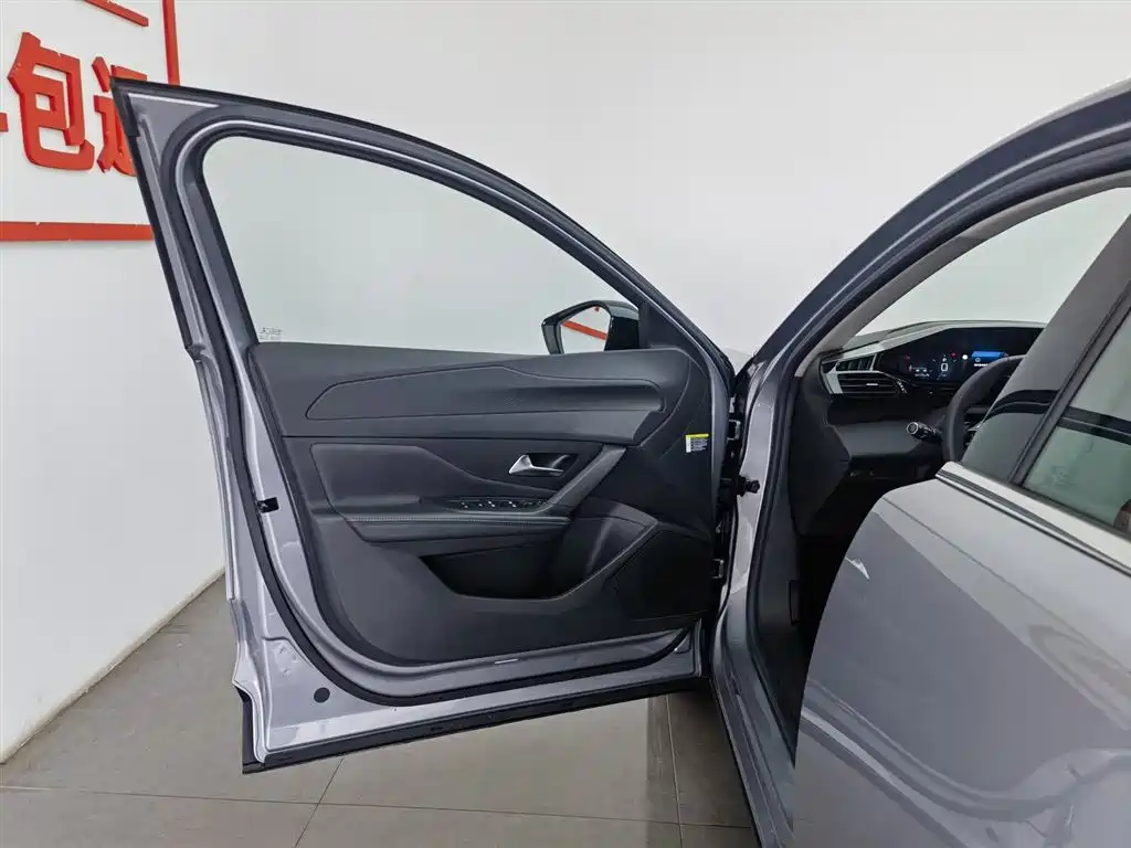Peugeot 408X 2023 Gravity Edition фото 8