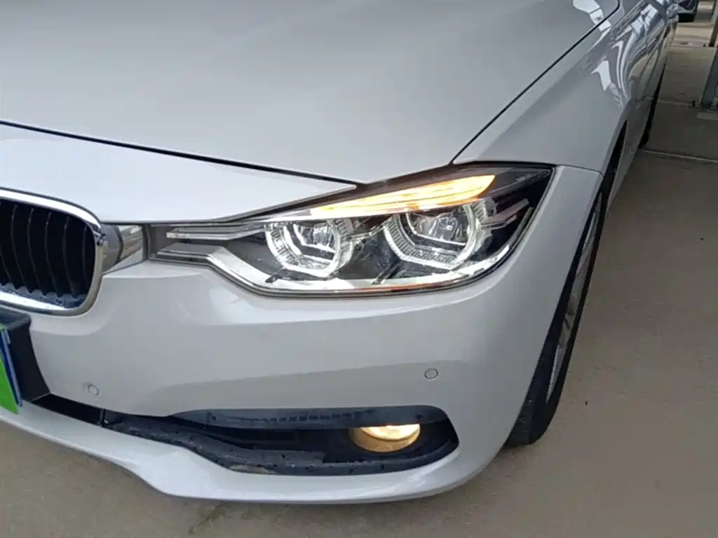 BMW 3 Series 2016 320i Fashion Model фото 24