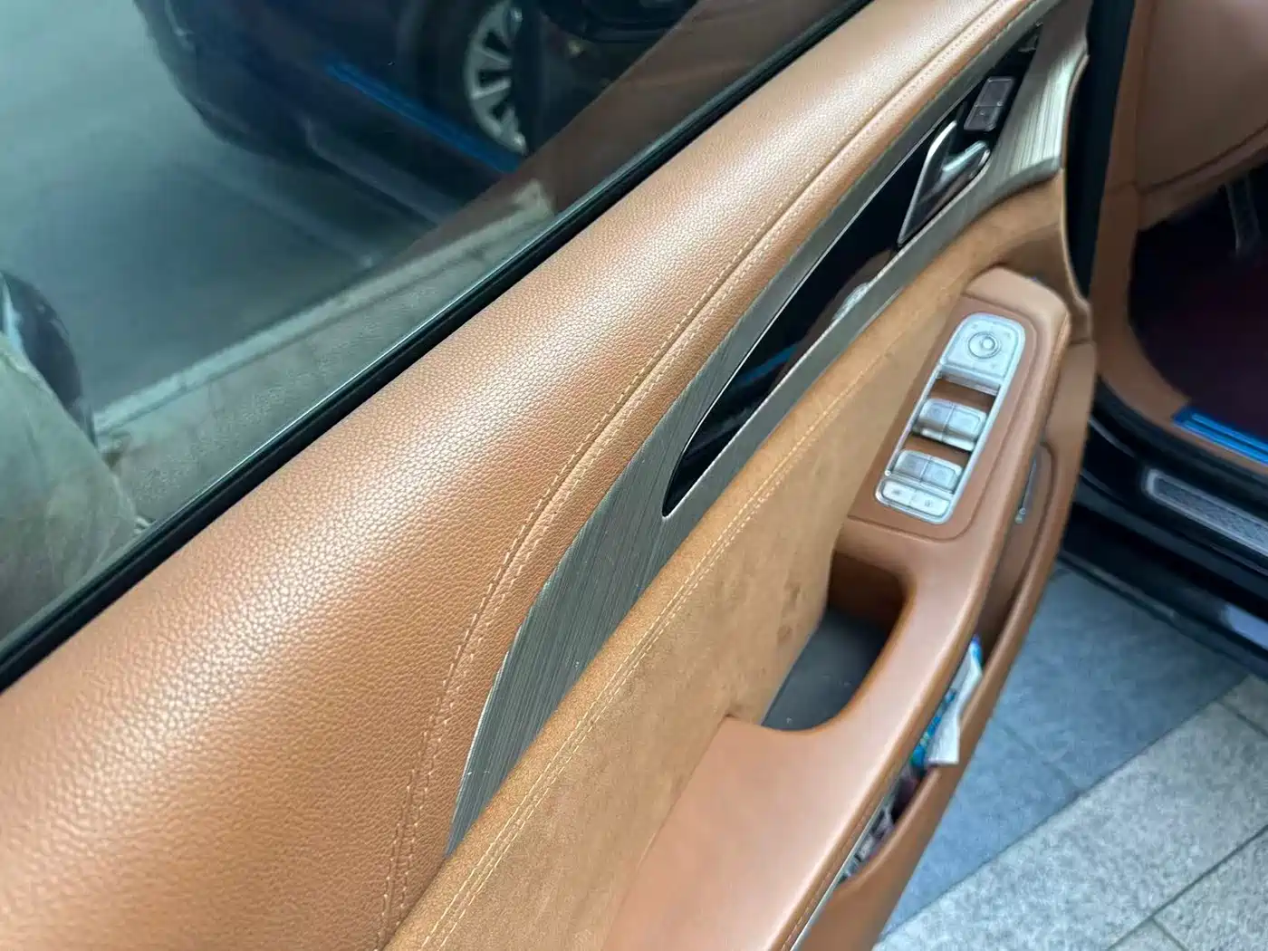 Фото 4 - Hongqi H9