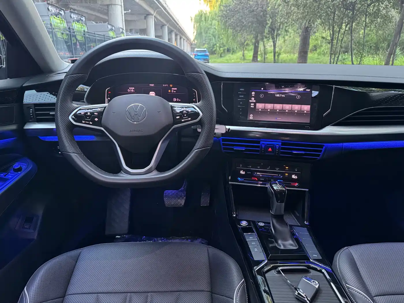 Volkswagen Passat 2024 330TSI Elite Edition фото 3