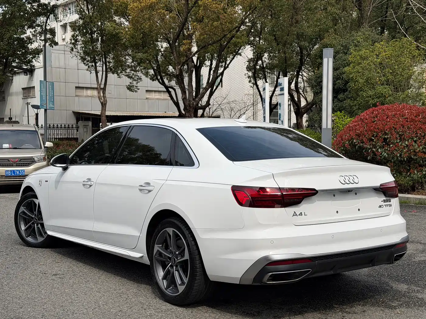 Audi A4L 2025 2 Million Celebration Edition 40 TFSI Fashion Dynamic фото 14