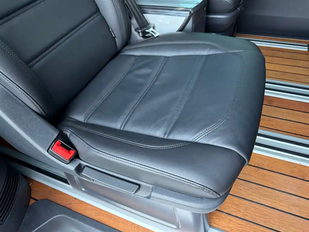 Volkswagen Multivan 2016 2.0TSI 4WD Prestige 7-Seater фото 29