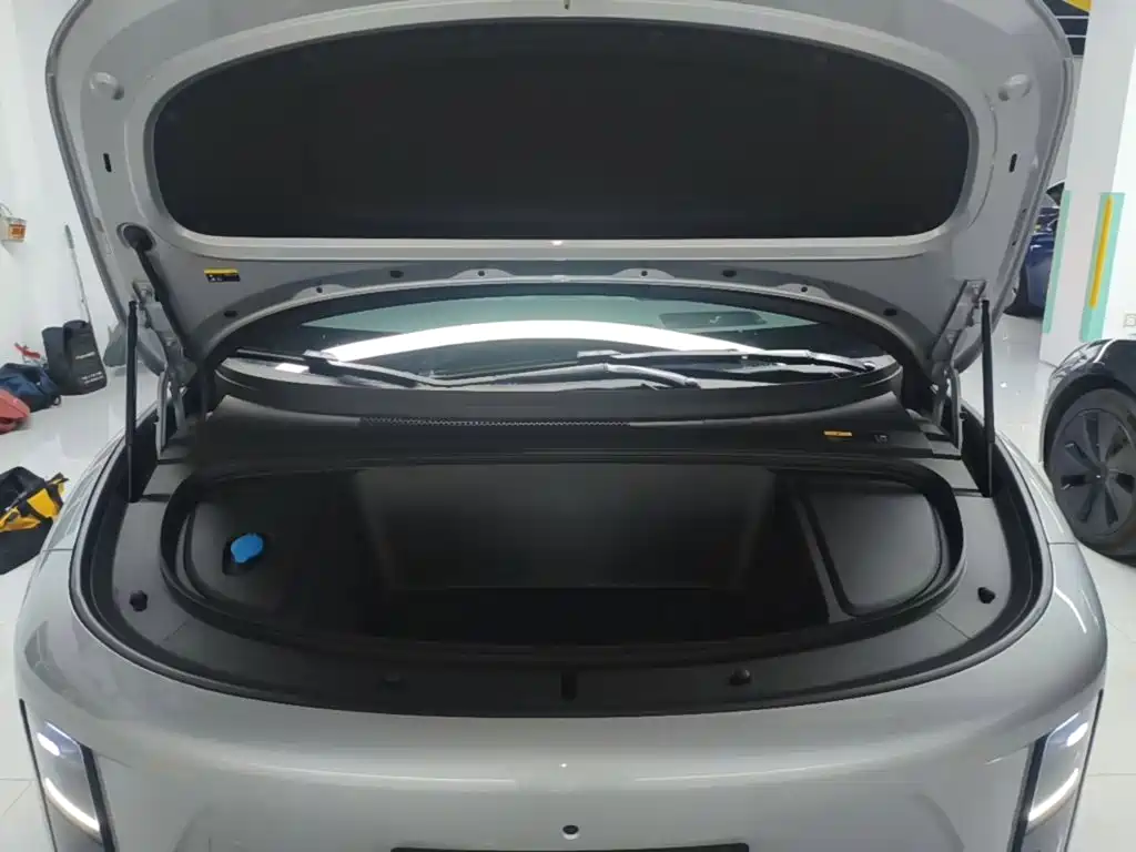 Li Auto i6 2025 2025 2WD Base Model