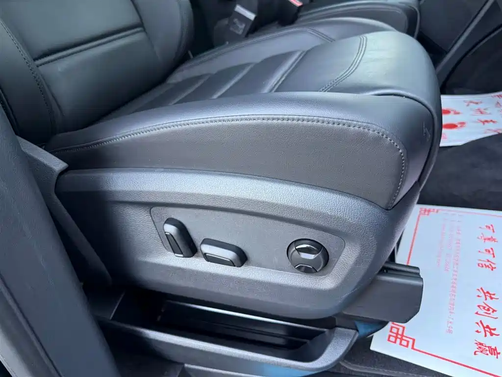 Volkswagen Multivan 2016 2.0TSI 4WD Prestige 7-Seater фото 24