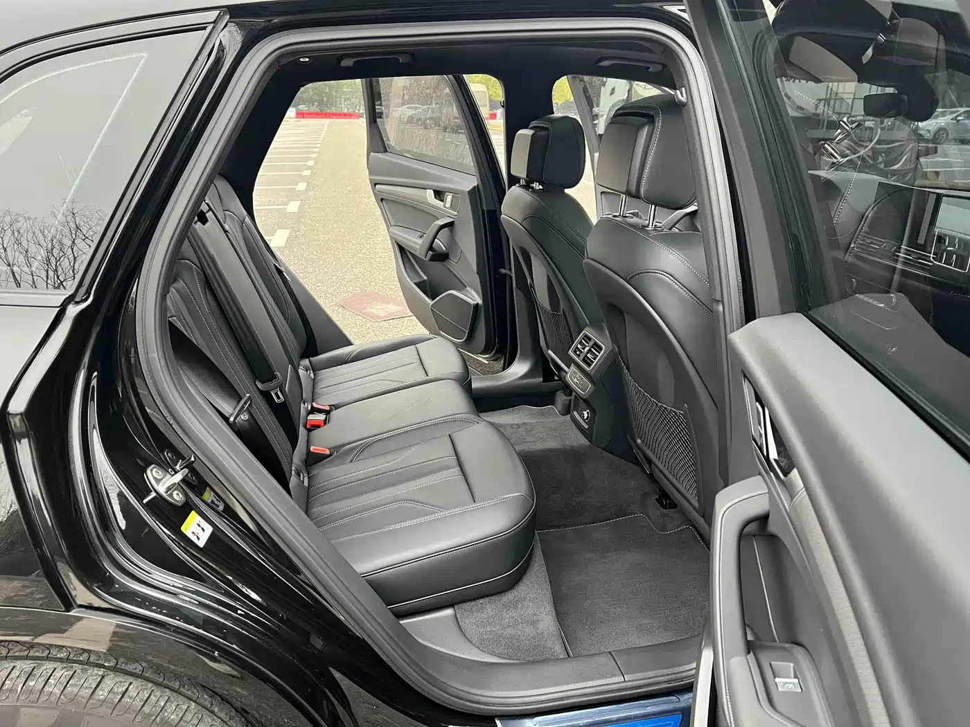 Audi Q5L 2024 Model 40 TFSI Luxury Dynamic фото 6