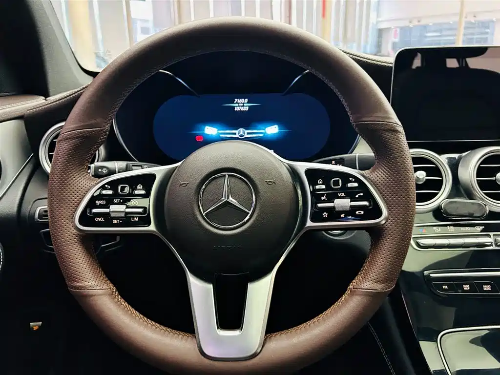 MERCEDES-BENZ GLC
