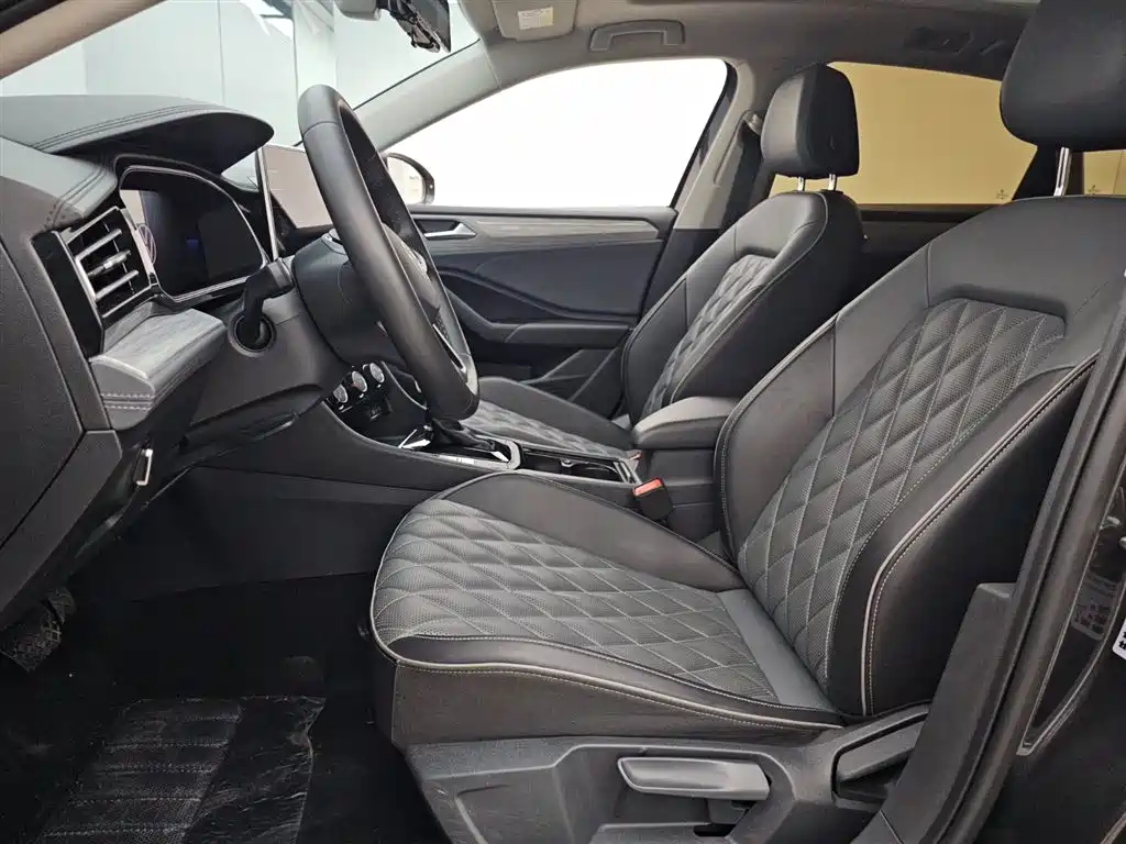 Volkswagen Sagitar 2023 300TSI DSG Surpassing Edition фото 8