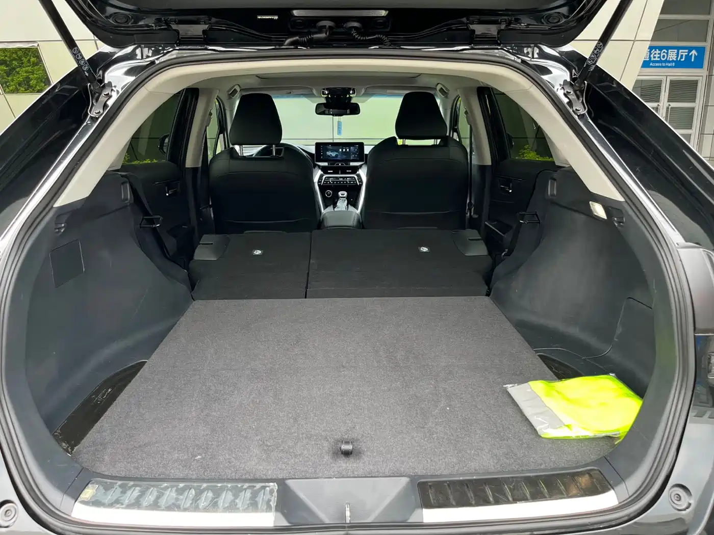 Toyota Lingfang HARRIER 2023 Hybrid 2.5L CVT 2WD Luxury Edition фото 15