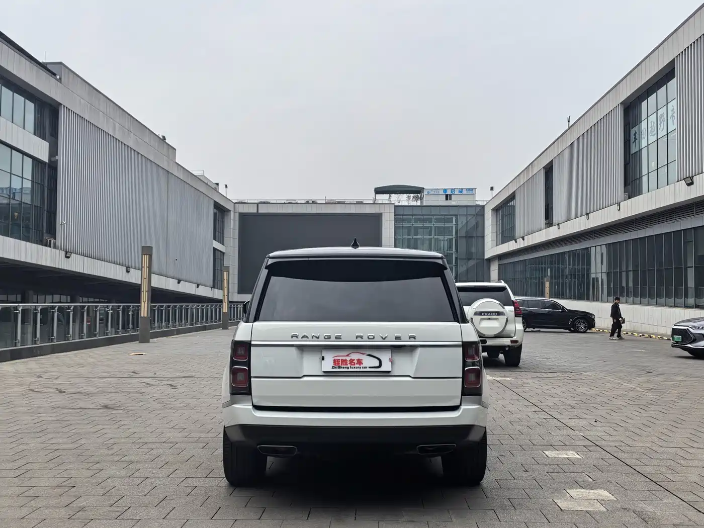 Land Rover Range Rover 2021 3.0 L6 Heritage Edition фото 19