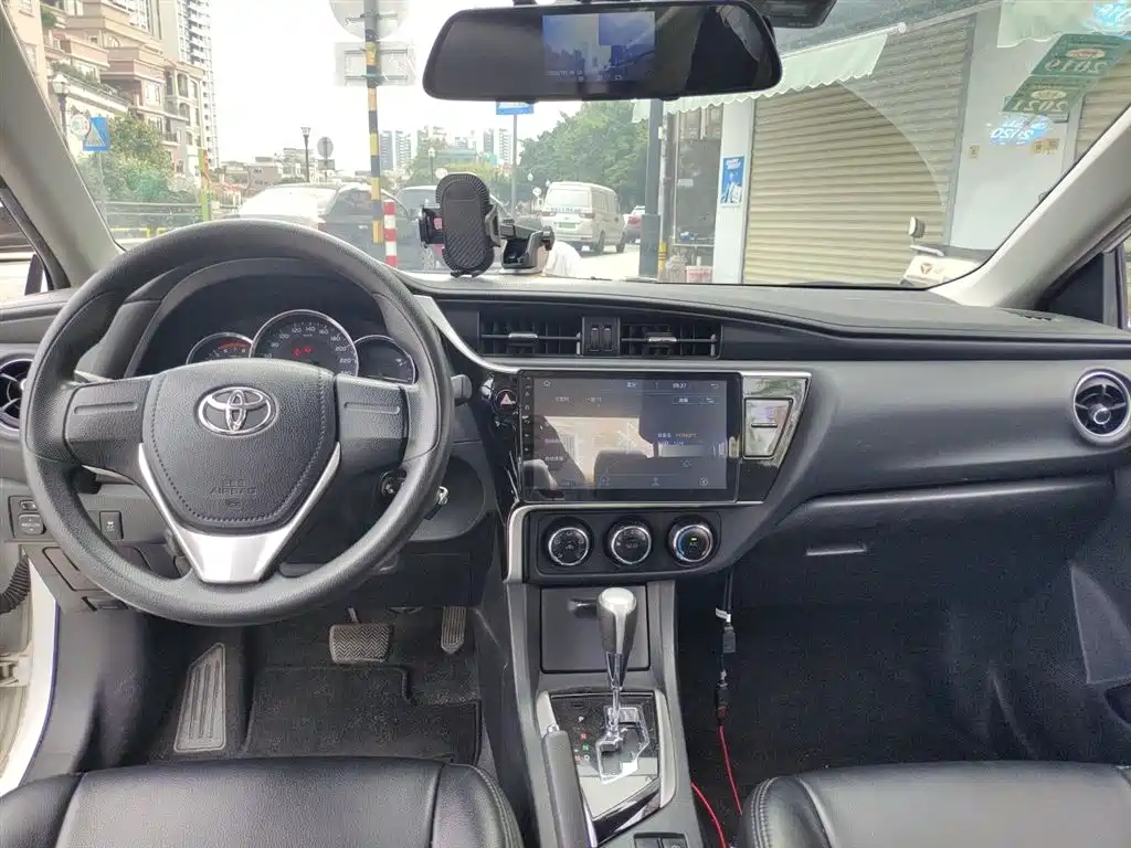 Toyota Corolla 2017 Facelift 1.2T S-CVT GL фото 13