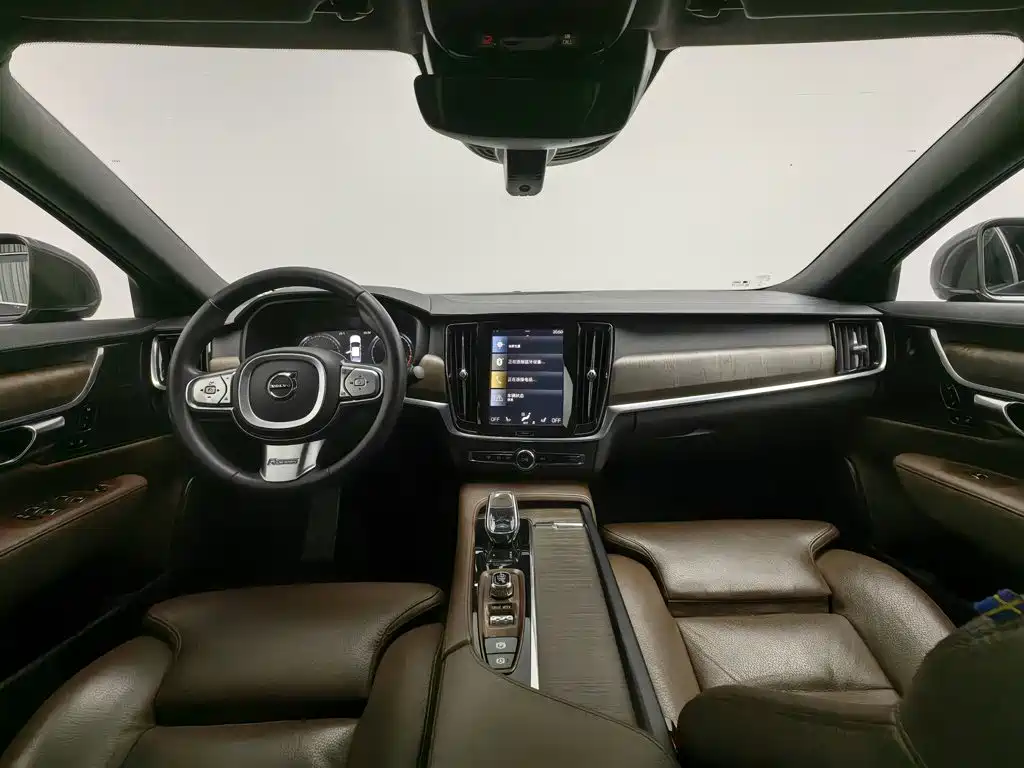 Фото 5 - Volvo S90