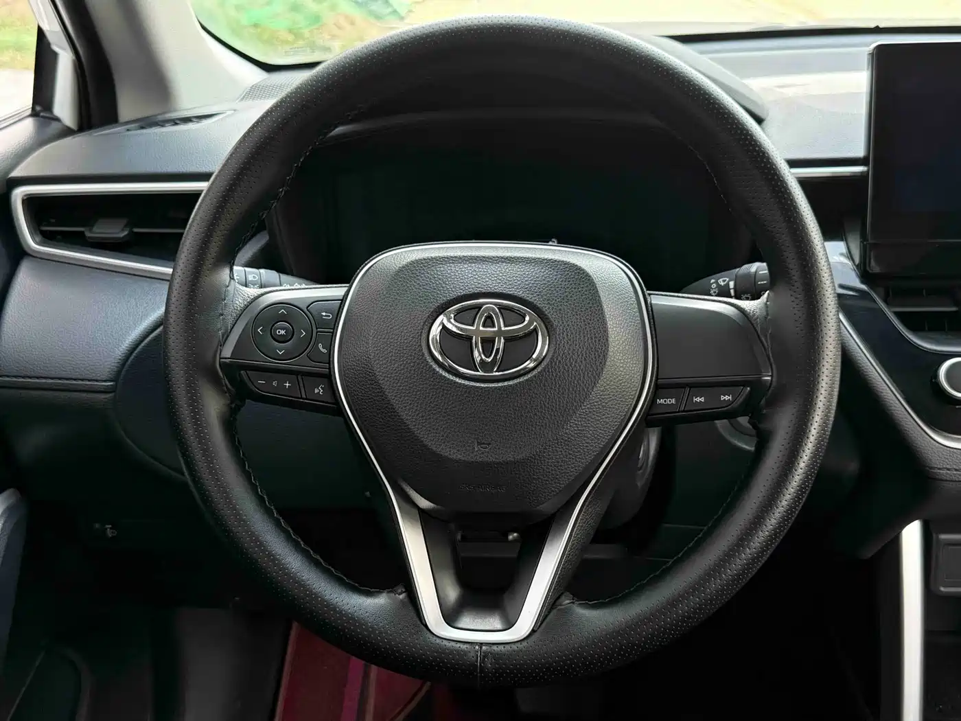 Toyota Frontlander 2024 2.0L CVT Elite Edition фото 12
