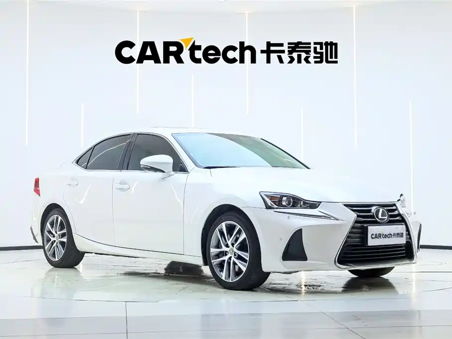 Lexus IS 2017 300 Fashion Edition фото 8