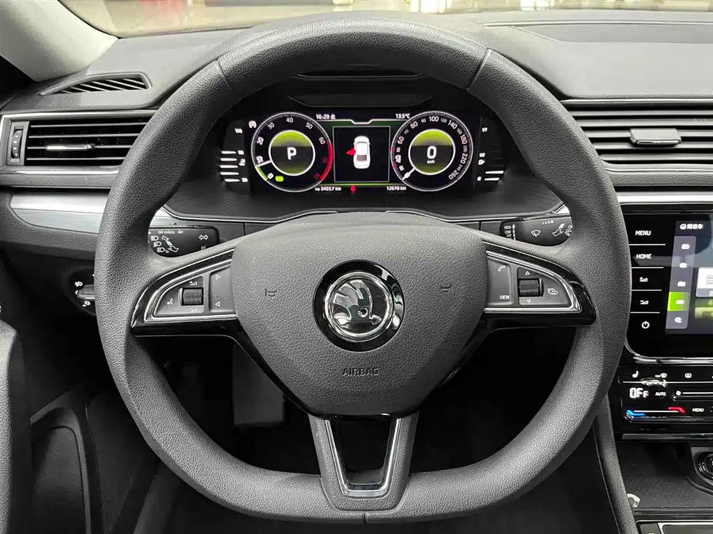Škoda Superb 2023 Facelift TSI280 DSG Premium Edition фото 3