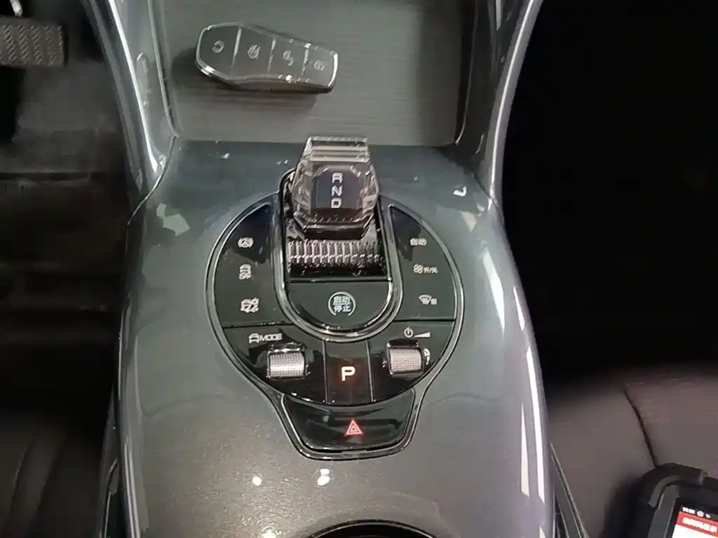 BYD E2