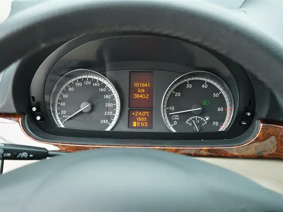Mercedes-Benz Viano 2013 3.5L Haochi Edition фото 32