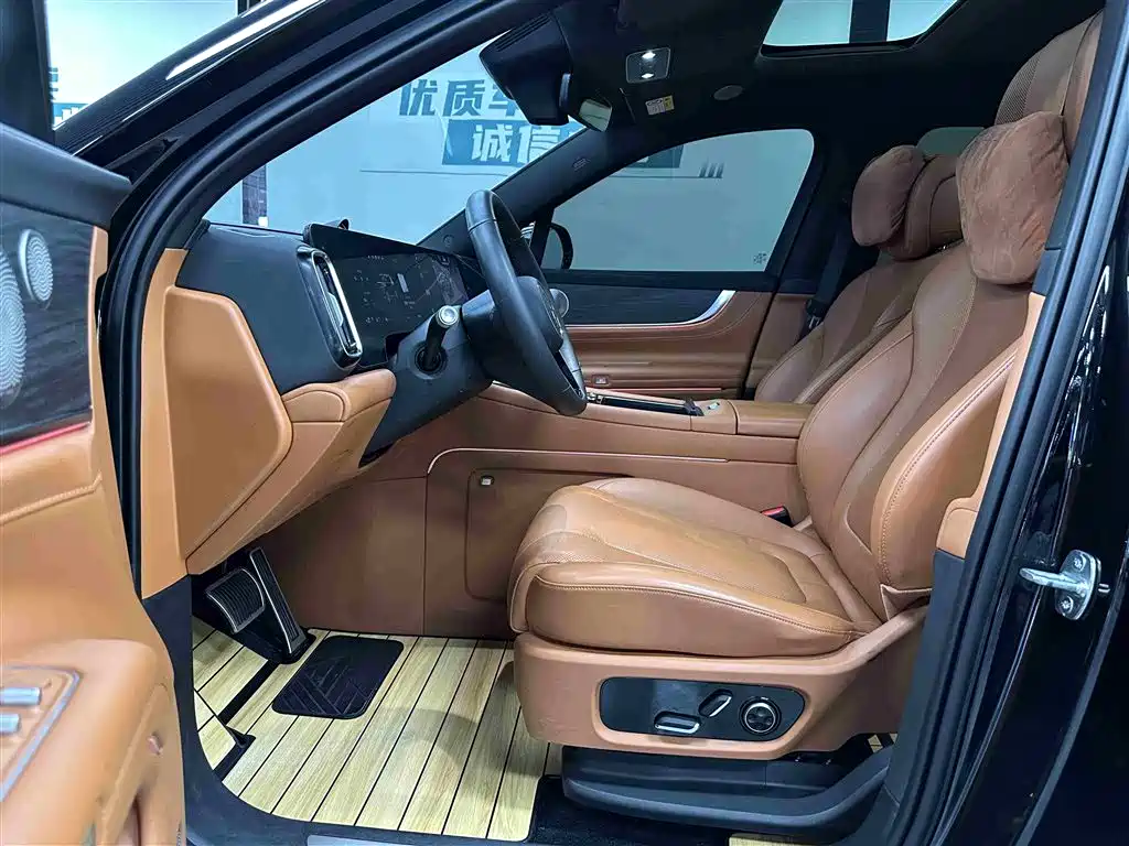AITO Wenjie AITO M9 2024 Range Extender Max 52kWh 6-seater фото 7