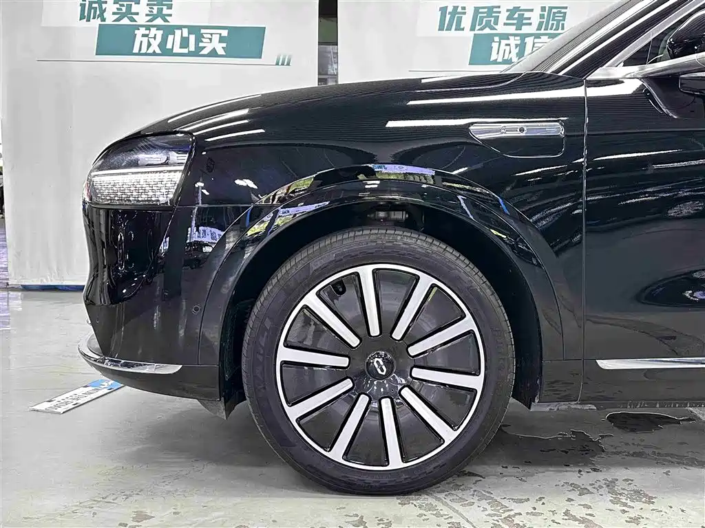 AITO Wenjie AITO M9 2024 Range Extender Max 52kWh 6-seater фото 23