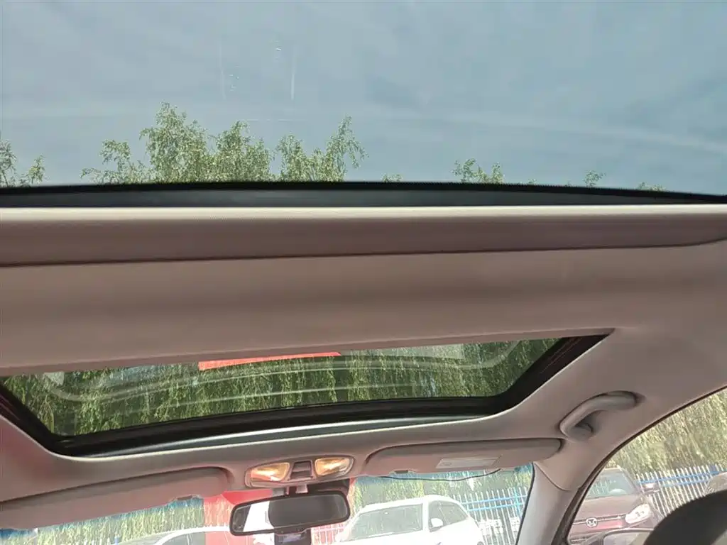 Hyundai Sonata 2014 2.4L Automatic Luxury Edition China IV фото 18