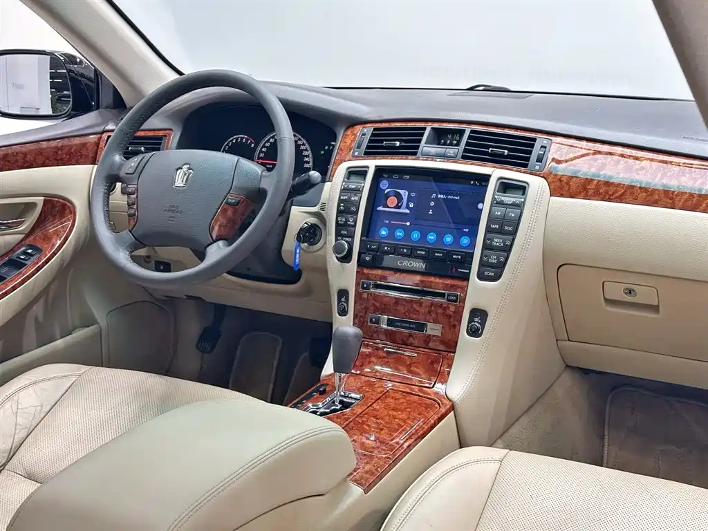 Toyota Crown 2009 2.5L Royal Special Enhanced Edition фото 11