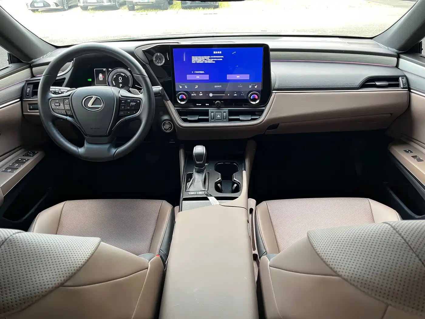 Фото 13 - Lexus ES