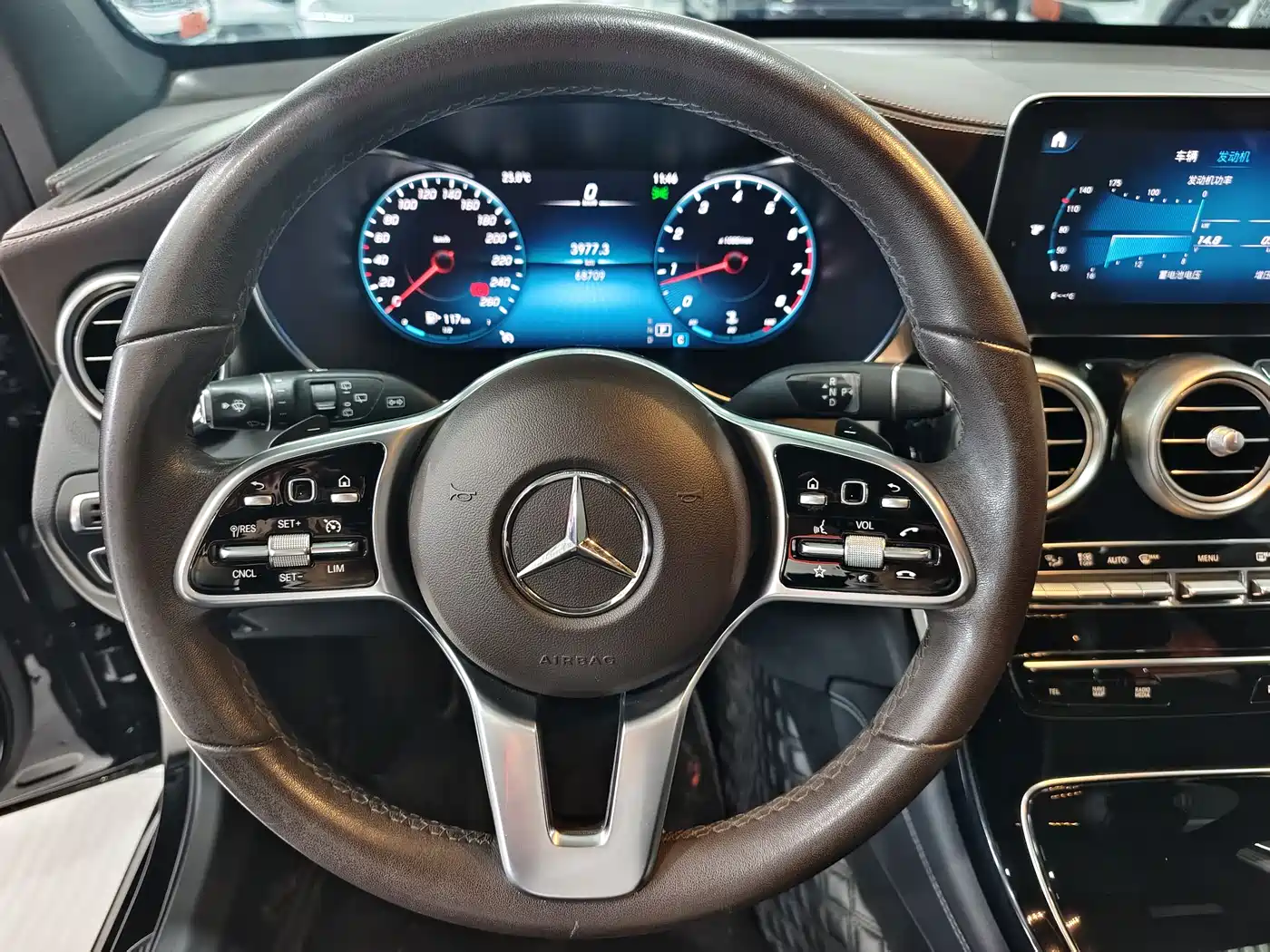 MERCEDES-BENZ GLC